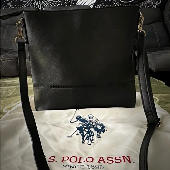 Vintage U.S. Polo Assn.Tan Interior crossbody purse - Picture 7 of 16